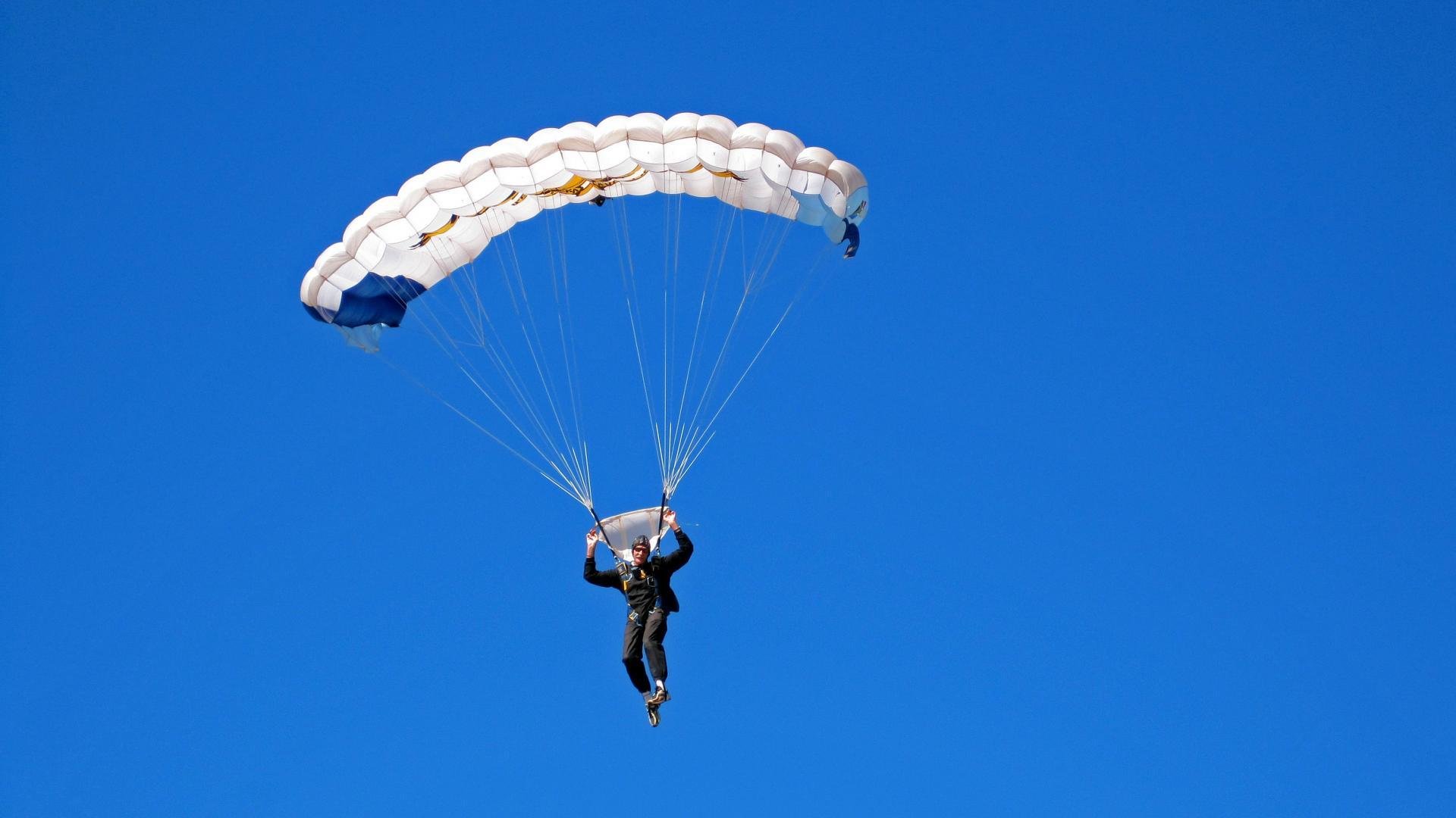 _无边泳池派对：在水中畅享运动乐趣_，无边泳池在哪里